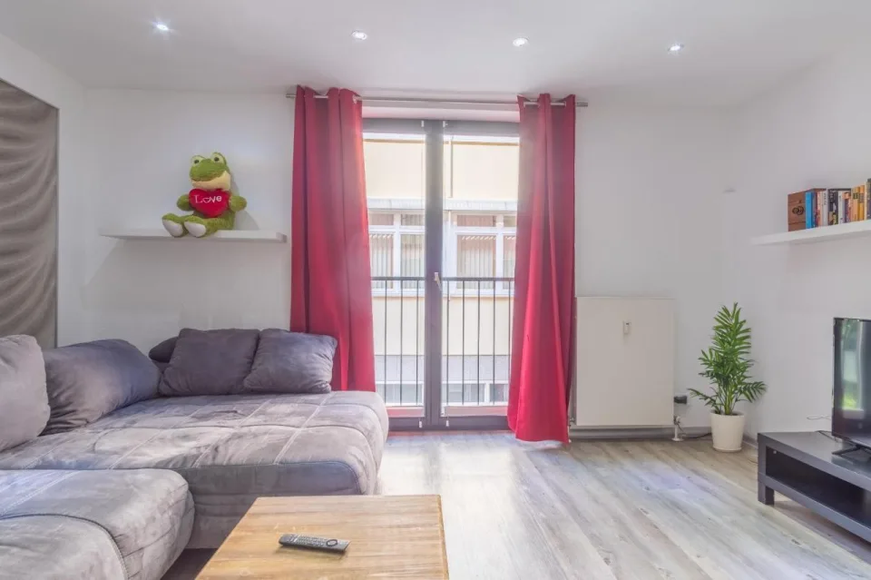 Arbeitsplatz, Tiefgaragenstellplatz, 4k TV Netflix